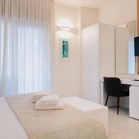 Lo Studio Di Viale Lo Re Camere & Caffe' Lecce Ngoại thất bức ảnh